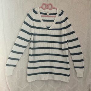 EUC  Cute Sweater